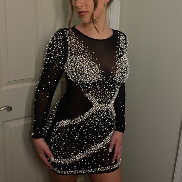 I chose another option for the event I was going too, only tried on once - Picture 2 of 2